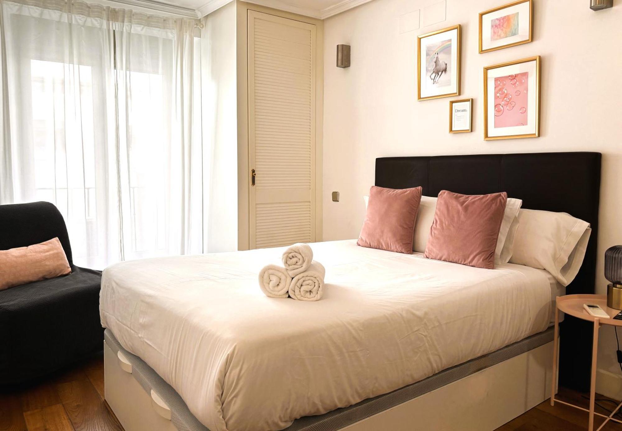 Chueca Apartamentos Noxi Madrid Exterior photo